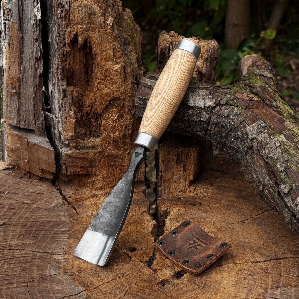 Large Straight Gouge (Rounded Chisel), 10 - 45 mm (0.4 - 1.8 inches)