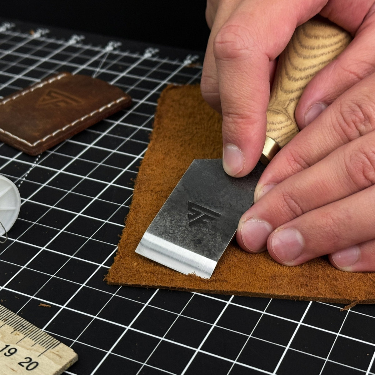 Straight Leather Skiving Knife, 3 cm (1.18 inches)
